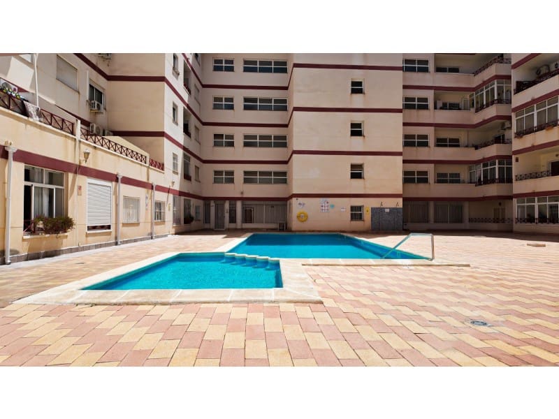 2 slaapkamer Appartement te koop in Torrevieja met zwembad - € 169.000 (Ref: 9868498)
