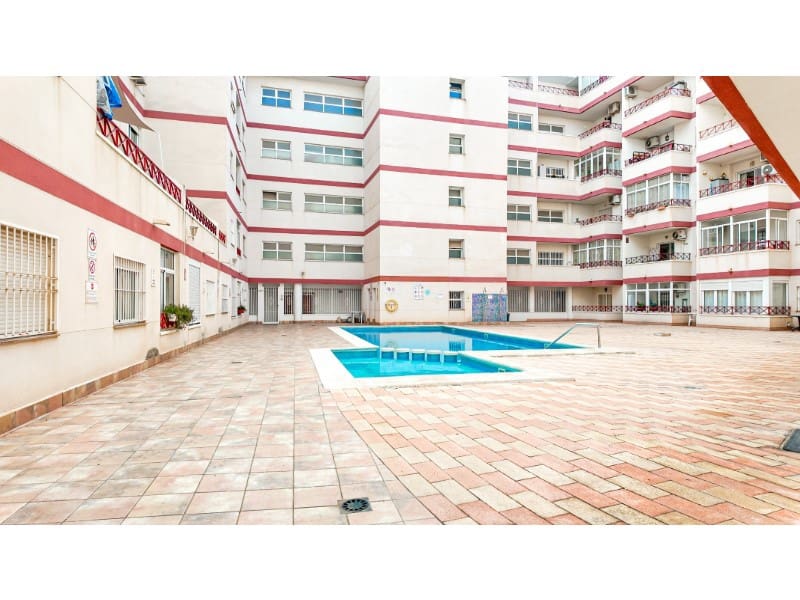 2 slaapkamer Appartement te koop in Torrevieja met zwembad - € 169.000 (Ref: 9868498)