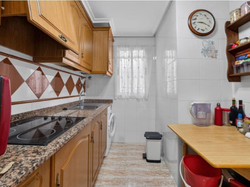 2 makuuhuone Huoneisto myytävänä paikassa Torrevieja mukana 
autotalli - 149 900 € (Ref: 9868499)