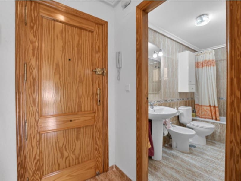 2 makuuhuone Huoneisto myytävänä paikassa Torrevieja mukana 
autotalli - 149 900 € (Ref: 9868499)