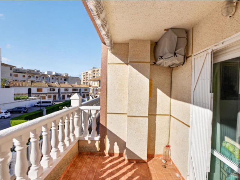 2 makuuhuone Huoneisto myytävänä paikassa Torrevieja mukana 
autotalli - 149 900 € (Ref: 9868499)