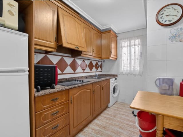 2 makuuhuone Huoneisto myytävänä paikassa Playa de los Locos, Torrevieja mukana 
autotalli - 149 900 € (Ref: 9868499)