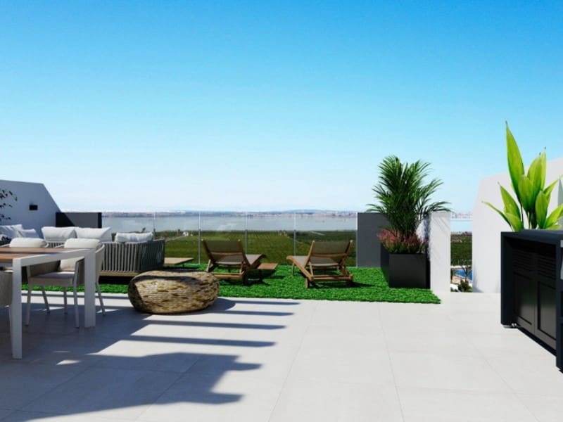 Bungalow de 2 habitaciones en Torrevieja en venta con piscina - 330.000 € (Ref: 9868502)