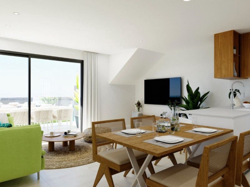 Bungalow de 2 habitaciones en Torrevieja en venta con piscina - 330.000 € (Ref: 9868502)