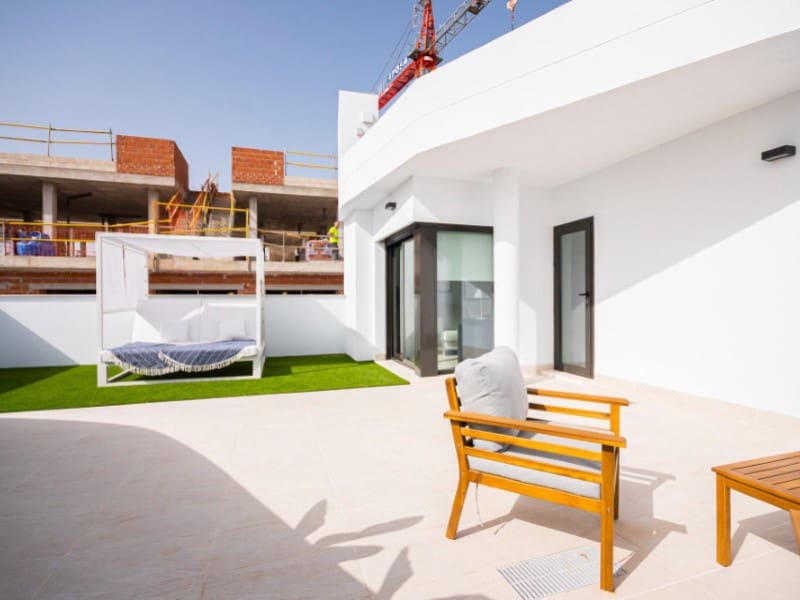 3 soveværelse Villa til salg i Torrevieja med swimmingpool - € 539.000 (Ref: 9868503)