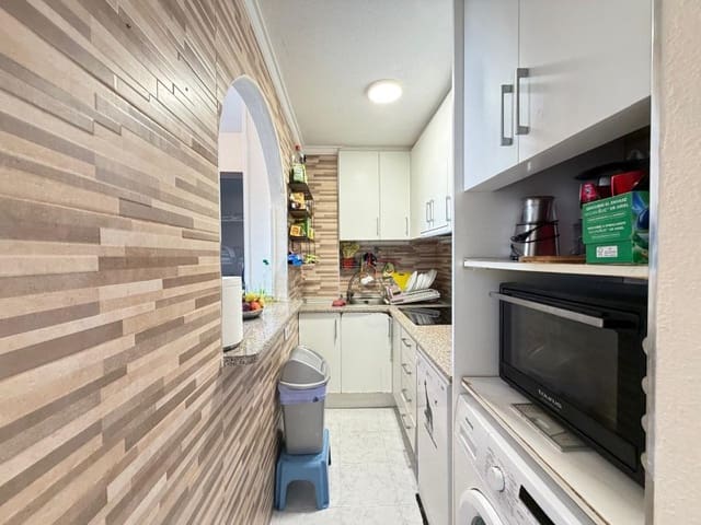 1 makuuhuone Kattohuoneisto myytävänä paikassa Playa del Acequión, Torrevieja - 126 000 € (Ref: 9876028)