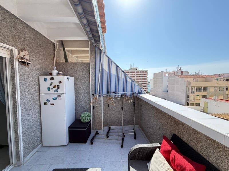 1 makuuhuone Kattohuoneisto myytävänä paikassa Torrevieja - 126 000 € (Ref: 9876028)