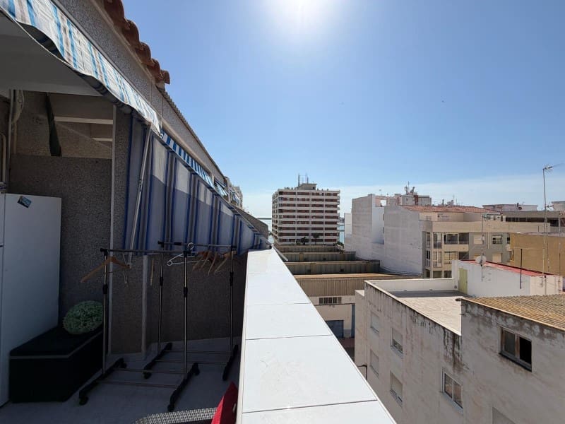 1 makuuhuone Kattohuoneisto myytävänä paikassa Torrevieja - 126 000 € (Ref: 9876028)