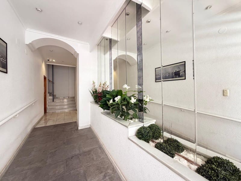 1 makuuhuone Kattohuoneisto myytävänä paikassa Torrevieja - 126 000 € (Ref: 9876028)