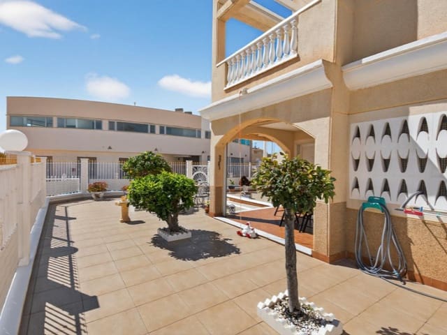 2 soveværelse Byhus til salg i Playa Flamenca, Orihuela med garage - € 299.000 (Ref: 9878444)