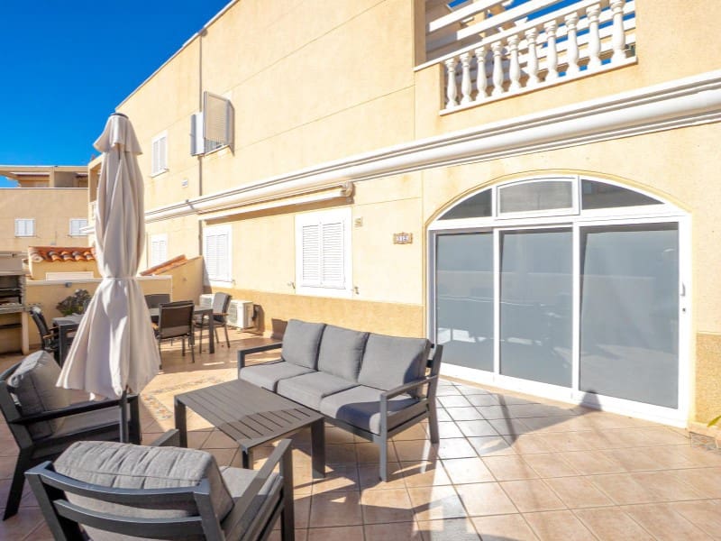 3 soveværelse Byhus til salg i Playa Flamenca med garage - € 349.000 (Ref: 9878446)