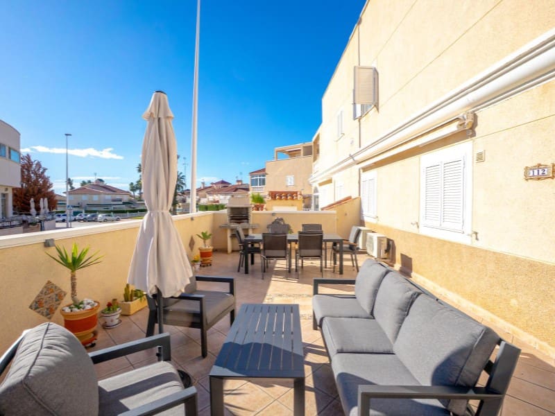 3 soveværelse Byhus til salg i Playa Flamenca med garage - € 349.000 (Ref: 9878446)