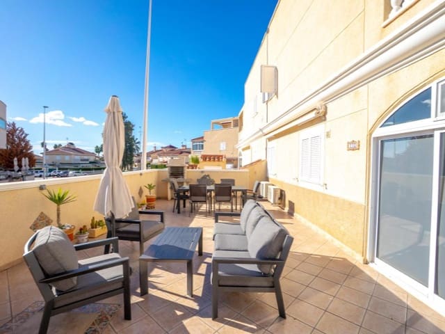 3 soveværelse Byhus til salg i Playa Flamenca, Orihuela med garage - € 349.000 (Ref: 9878446)