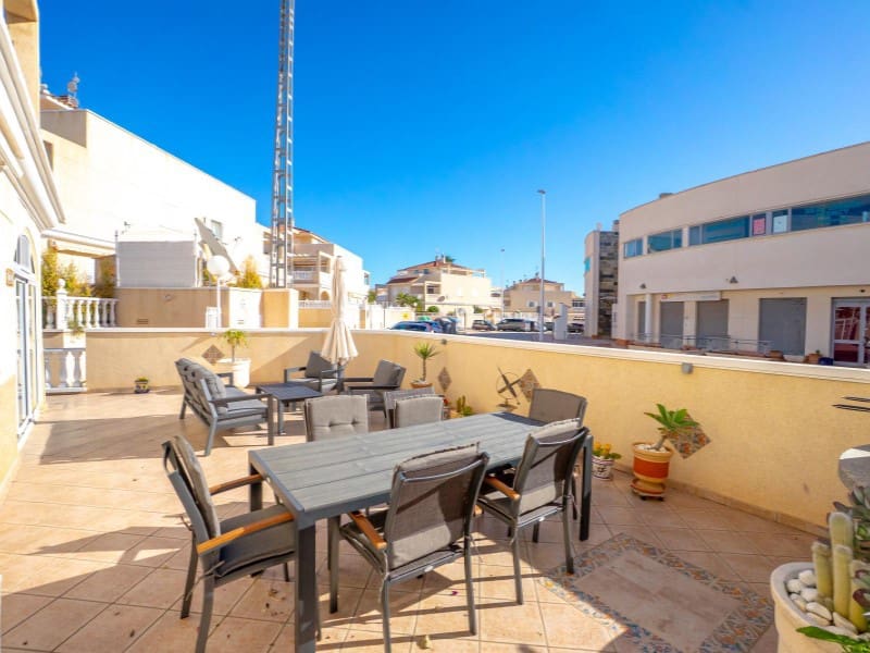 3 soveværelse Byhus til salg i Playa Flamenca med garage - € 349.000 (Ref: 9878446)