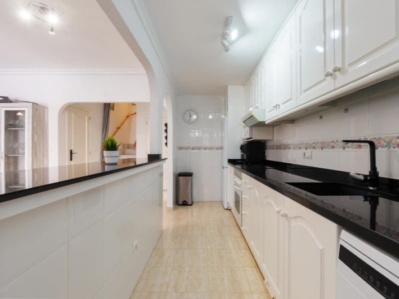 3 soveværelse Byhus til salg i Playa Flamenca med garage - € 349.000 (Ref: 9878446)