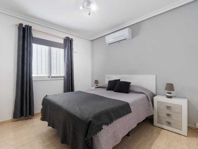3 soveværelse Byhus til salg i Playa Flamenca med garage - € 349.000 (Ref: 9878446)