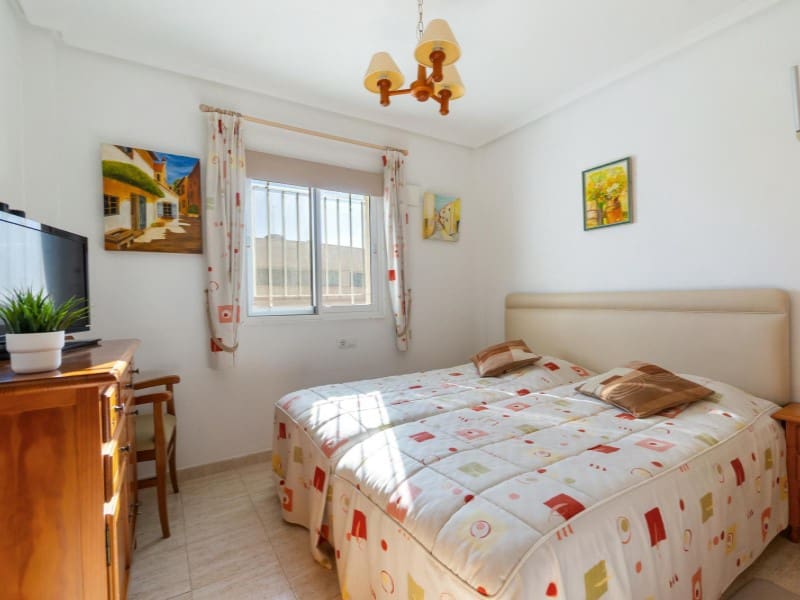 3 soveværelse Byhus til salg i Playa Flamenca med garage - € 349.000 (Ref: 9878446)