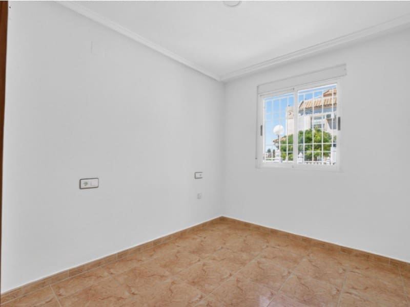 2 chambre Appartement à vendre à Torrevieja avec piscine - 129 900 € (Ref: 9880808)
