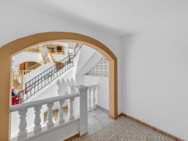 2 chambre Appartement à vendre à Torrevieja avec piscine - 129 900 € (Ref: 9880808)