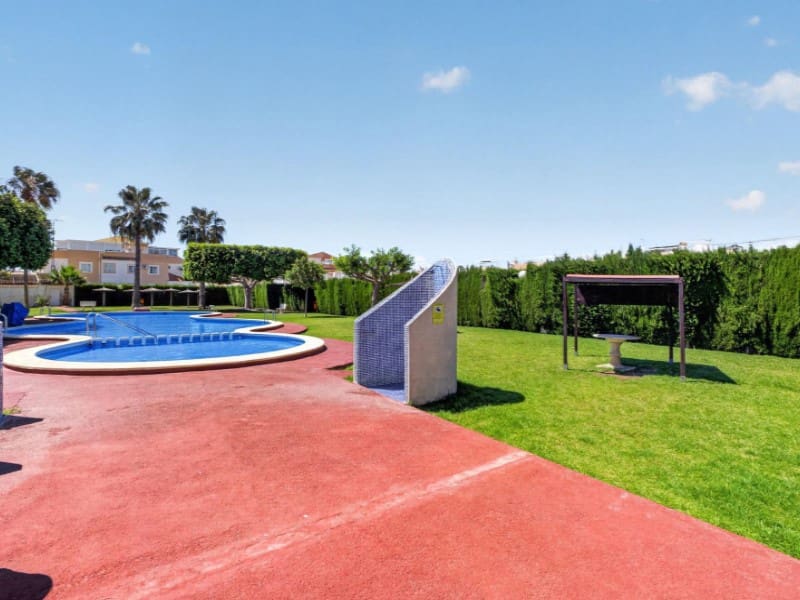 2 chambre Appartement à vendre à Torrevieja avec piscine - 129 900 € (Ref: 9880808)