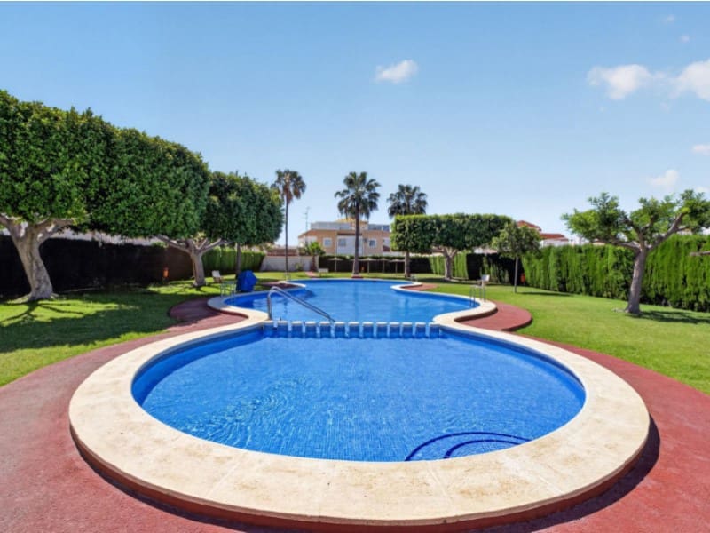 2 chambre Appartement à vendre à Torrevieja avec piscine - 129 900 € (Ref: 9880808)