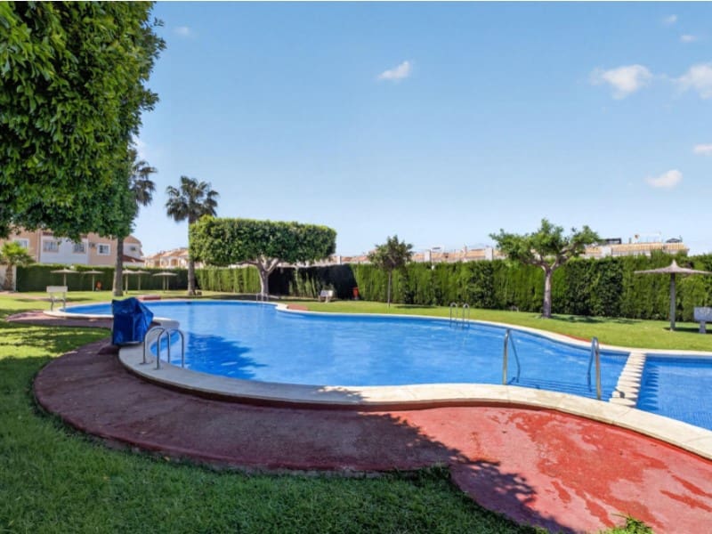 2 chambre Appartement à vendre à Torrevieja avec piscine - 129 900 € (Ref: 9880808)