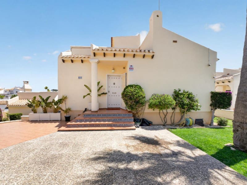 4 sovrum Villa till salu i Orihuela Costa med pool - 795 000 € (Ref: 9884450)