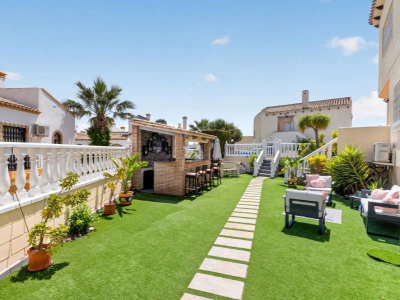 4 sovrum Villa till salu i Orihuela Costa med pool - 795 000 € (Ref: 9884450)
