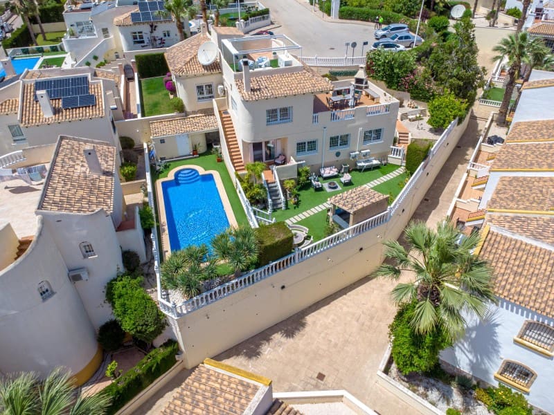 4 sovrum Villa till salu i Orihuela Costa med pool - 795 000 € (Ref: 9884450)