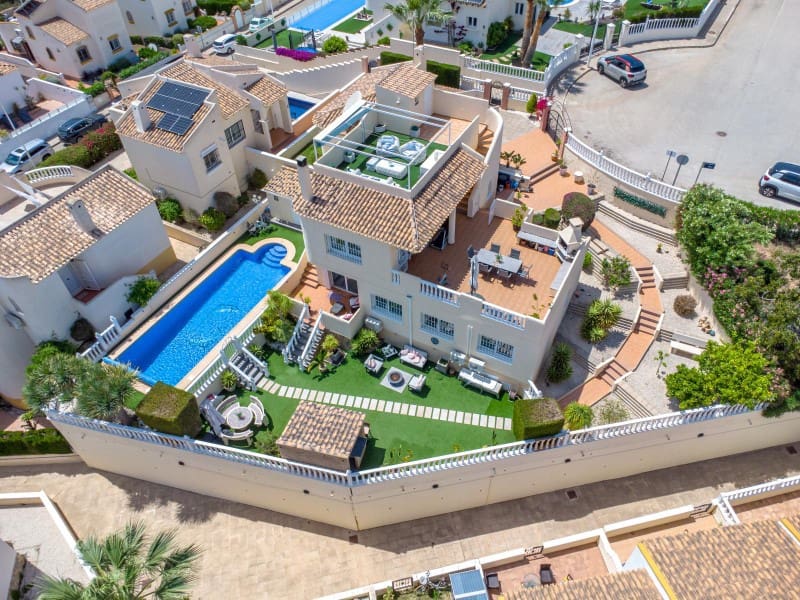 4 sovrum Villa till salu i Orihuela Costa med pool - 795 000 € (Ref: 9884450)