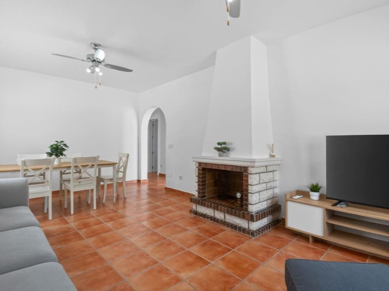 Willa na sprzedaż w Torrevieja z basenem - 735 000 € (Ref: 9884451)