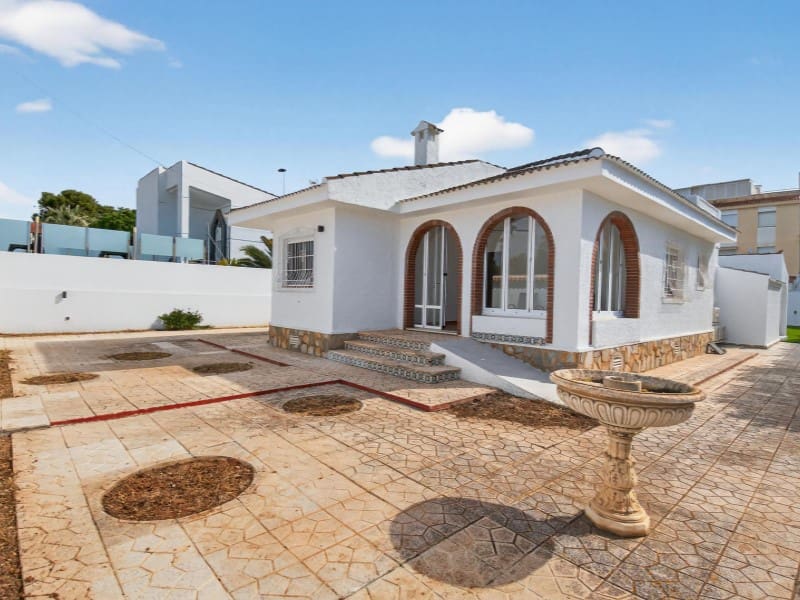 Willa na sprzedaż w Torrevieja z basenem - 735 000 € (Ref: 9884451)
