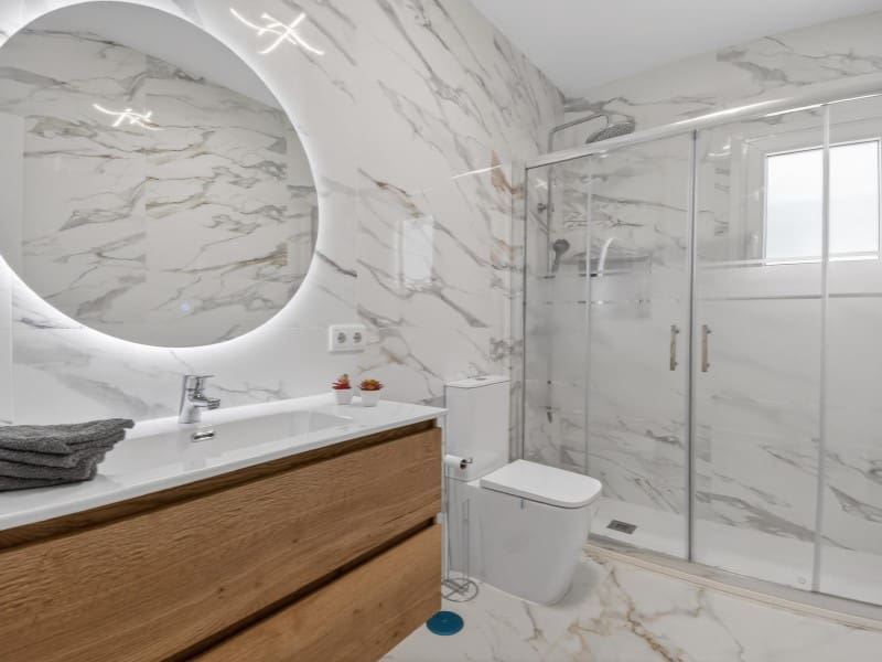 Willa na sprzedaż w Torrevieja z basenem - 735 000 € (Ref: 9884451)