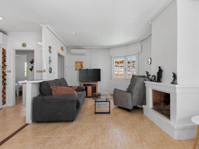 3 makuuhuone Huvila myytävänä paikassa Benijofar mukana uima-altaan - 329 000 € (Ref: 9884452)