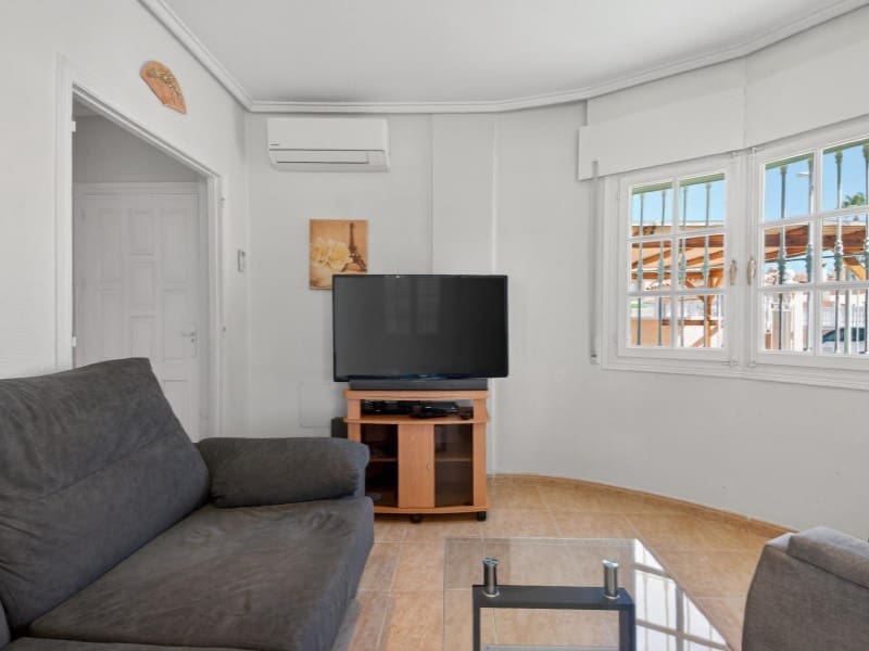 3 makuuhuone Huvila myytävänä paikassa Benijofar mukana uima-altaan - 329 000 € (Ref: 9884452)