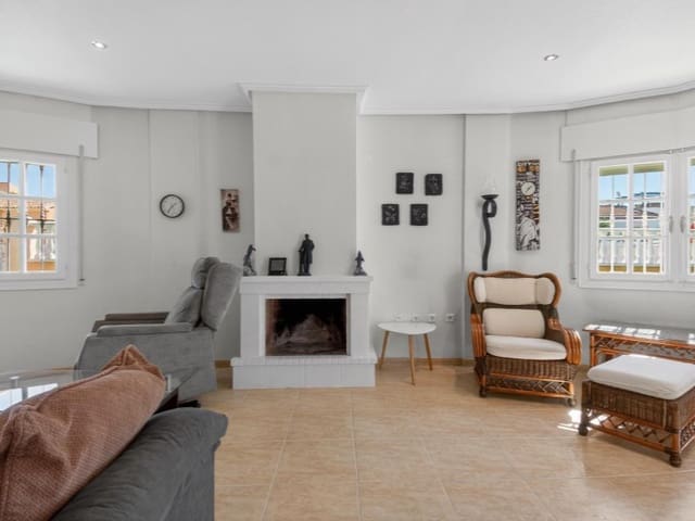 3 slaapkamer Villa te koop in Benijófar met zwembad - € 329.000 (Ref: 9884452)