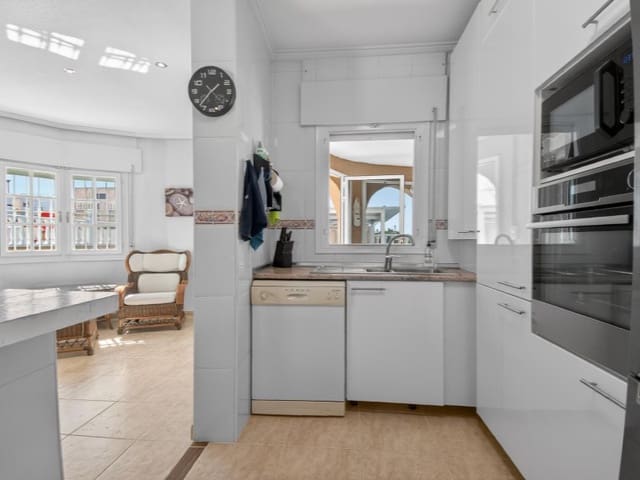 3 slaapkamer Villa te koop in Benijófar met zwembad - € 329.000 (Ref: 9884452)