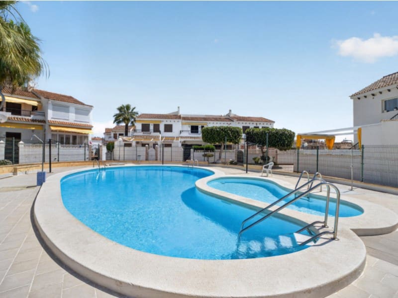 2 camera da letto Bungalow in vendita in Torrevieja con piscina - 188.000 € (Rif: 9884454)