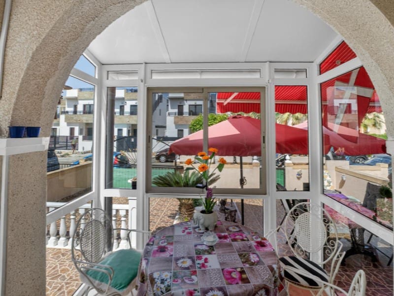 Maison de Ville à vendre à Torrevieja avec piscine - 175 000 € (Ref: 9884456)