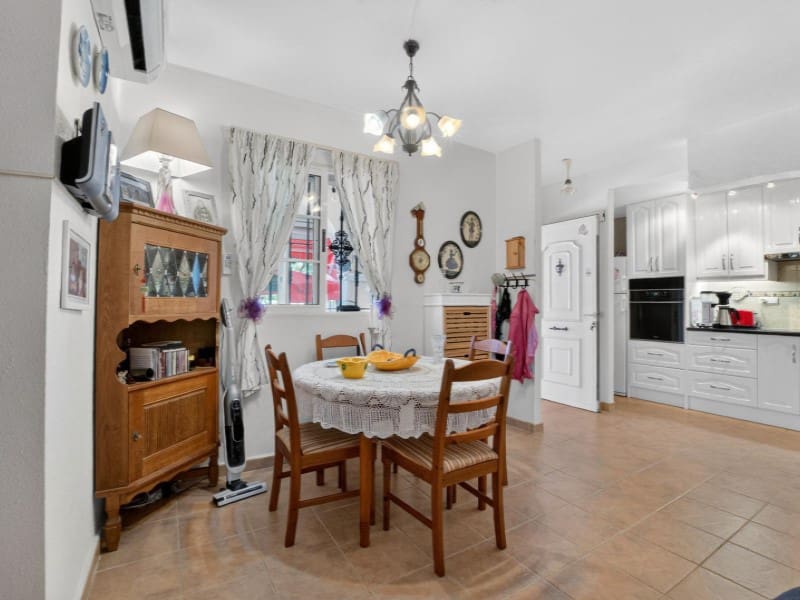 Maison de Ville à vendre à Torrevieja avec piscine - 175 000 € (Ref: 9884456)