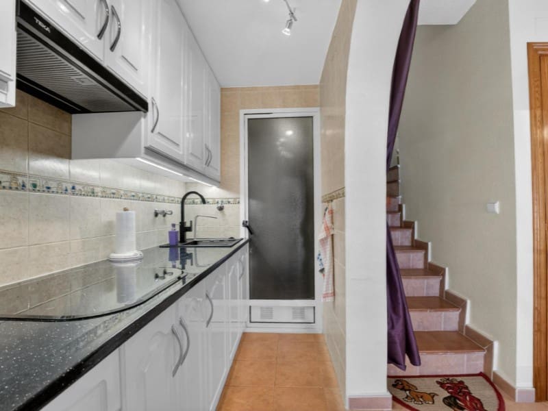 Maison de Ville à vendre à Torrevieja avec piscine - 175 000 € (Ref: 9884456)
