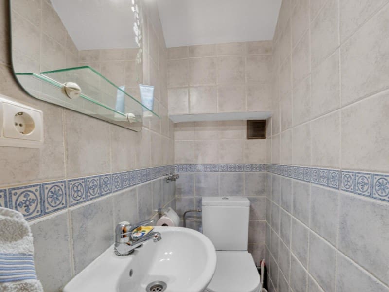 Maison de Ville à vendre à Torrevieja avec piscine - 175 000 € (Ref: 9884456)