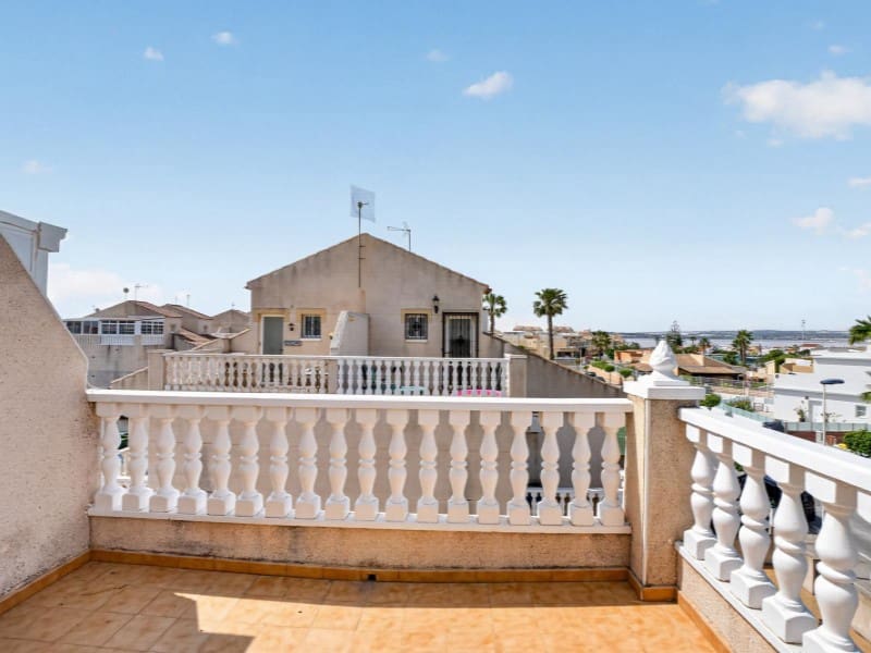 Maison de Ville à vendre à Torrevieja avec piscine - 175 000 € (Ref: 9884456)