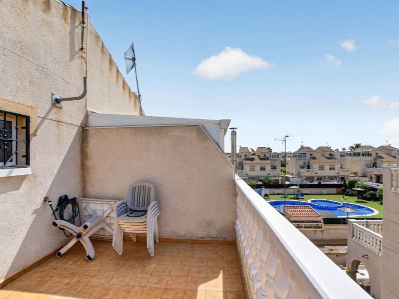 Maison de Ville à vendre à Torrevieja avec piscine - 175 000 € (Ref: 9884456)