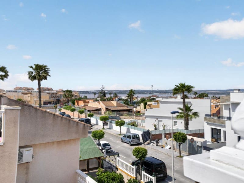 Maison de Ville à vendre à Torrevieja avec piscine - 175 000 € (Ref: 9884456)