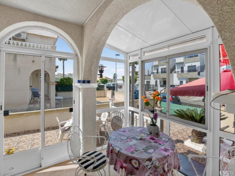 Maison de Ville à vendre à Torrevieja avec piscine - 175 000 € (Ref: 9884456)