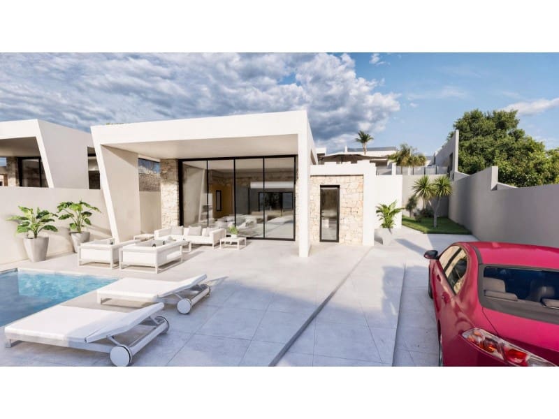 Chalet de 3 habitaciones en Torrevieja en venta con piscina - 700.000 € (Ref: 9884457)