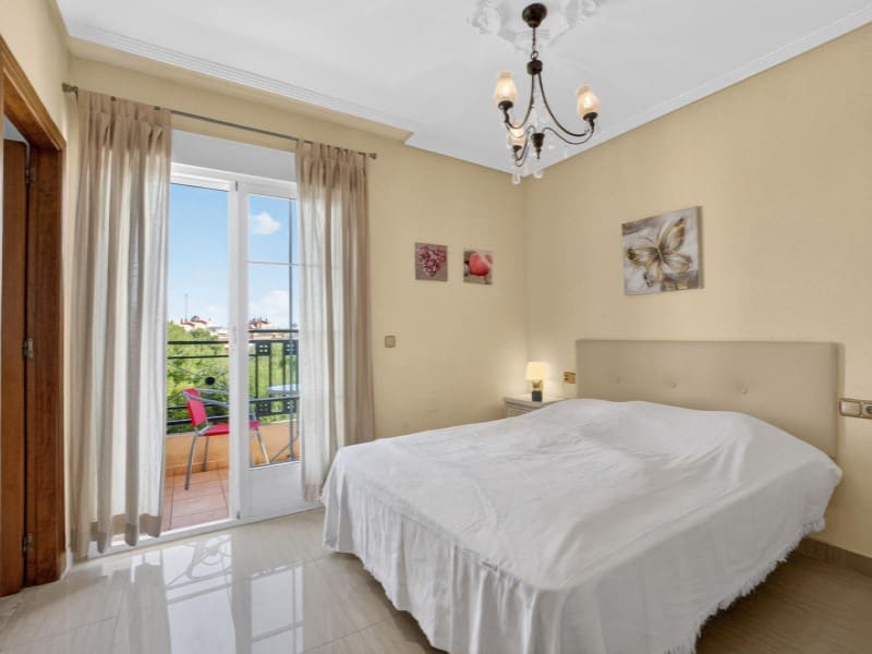 7 sypialnia Willa na sprzedaż w La Zenia z basenem - 839 000 € (Ref: 9890085)