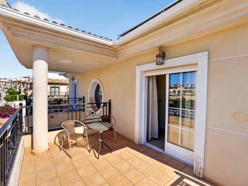 7 sypialnia Willa na sprzedaż w La Zenia z basenem - 839 000 € (Ref: 9890085)