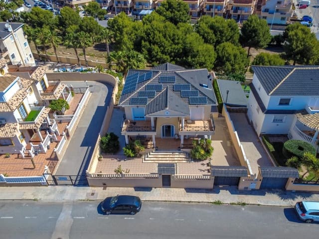 7 sypialnia Willa na sprzedaż w La Zenia, Orihuela z basenem - 839 000 € (Ref: 9890085)